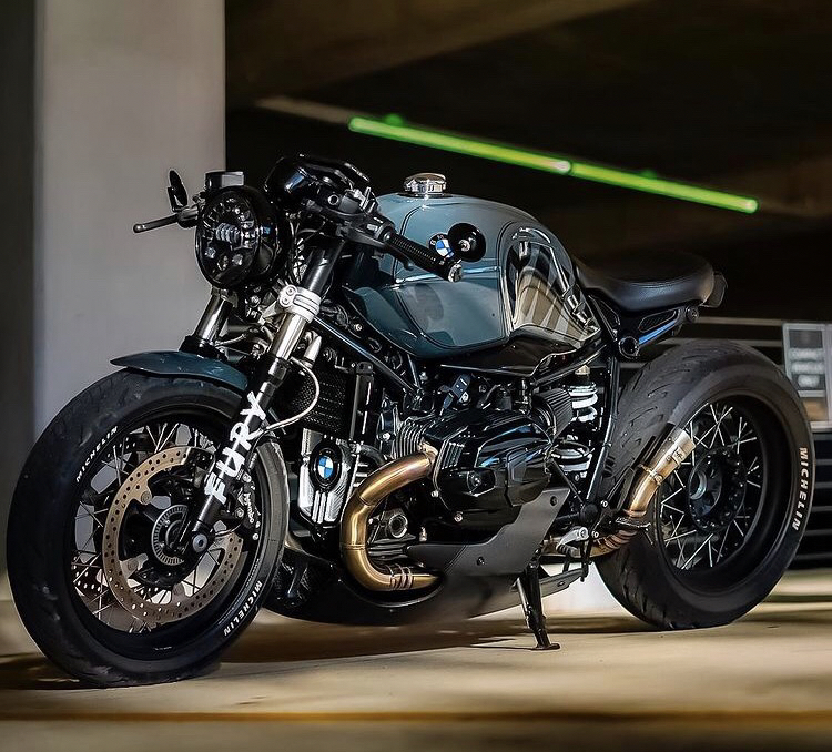 进口宝马拿铁1200摩托车四缸cb400 改装复古街车趴赛大排量重机车