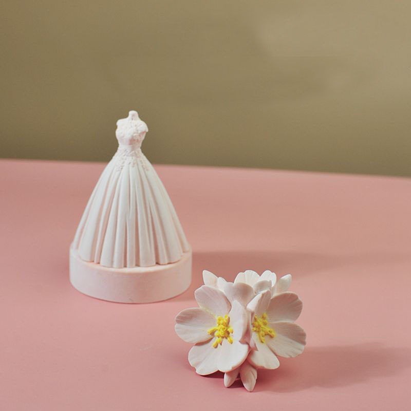 石膏工艺品汽车香薰风口韩国三樱樱花香水车内摆件