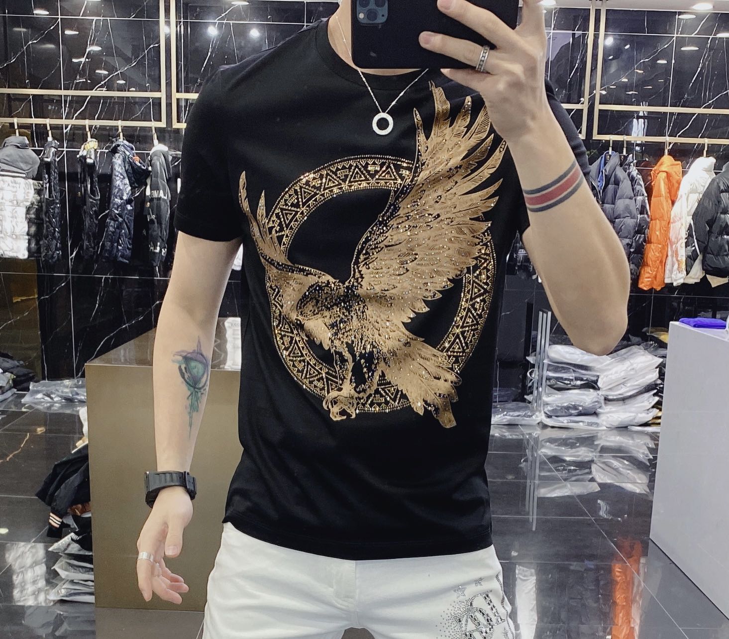 2022春夏男装潮流时尚透气烫钻图案修身圆领个性丝光棉薄短袖T恤