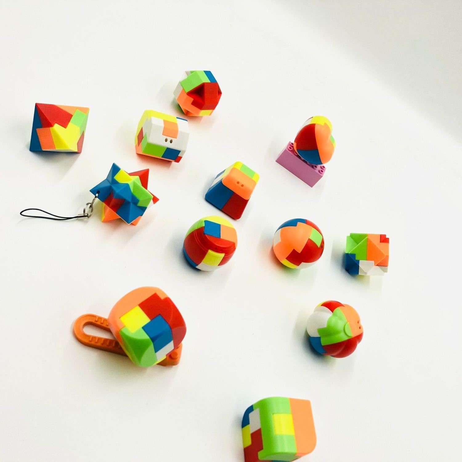 儿童塑料正方形鲁班锁图片