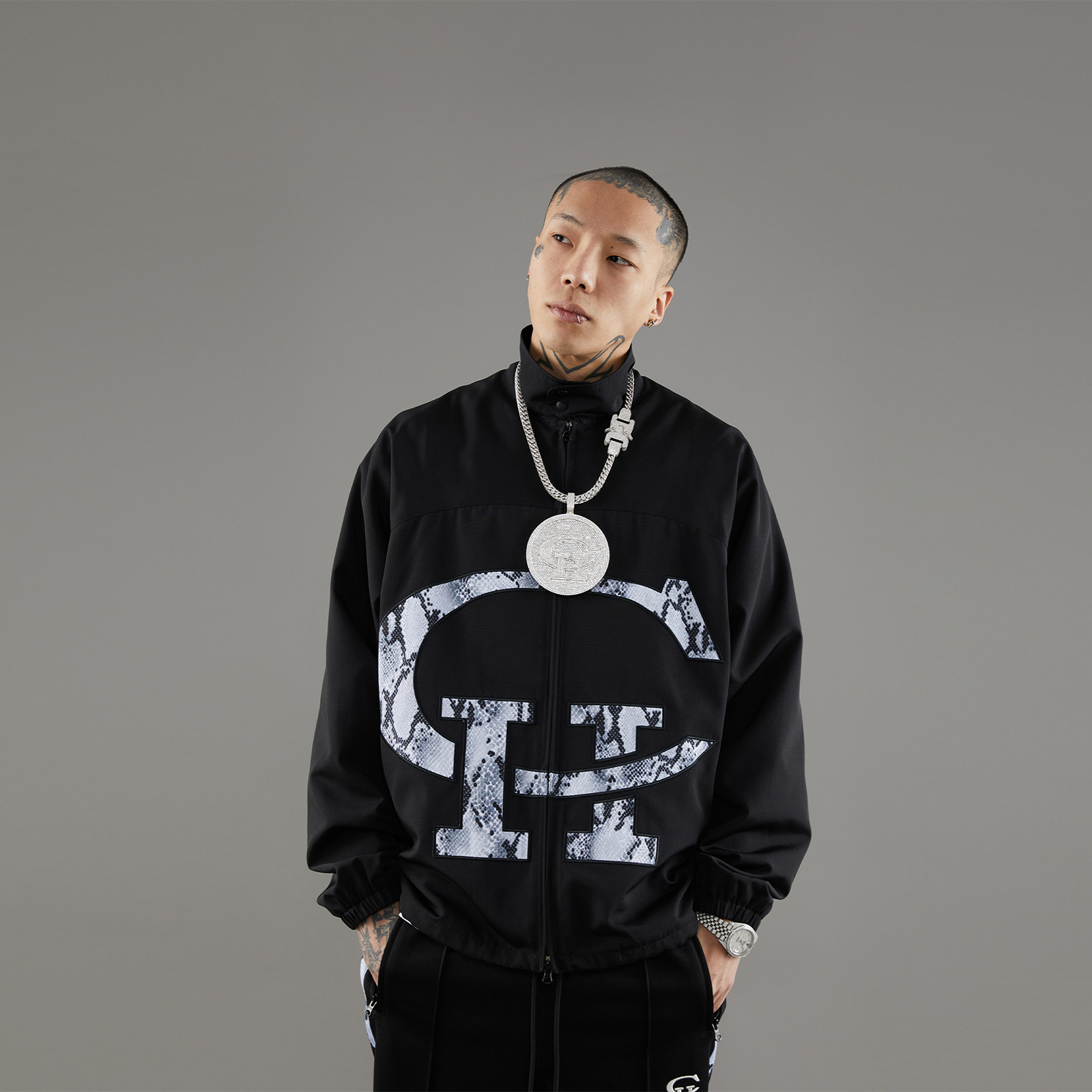 couplehunnid谢帝ch蛇纹系列黑色贴布夹克售完夹克