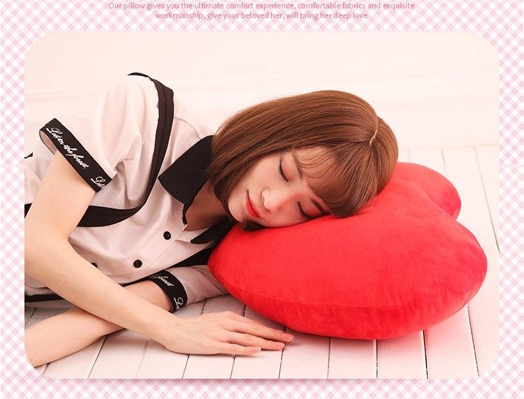 靠垫爱心抱枕舞蹈道具毛绒玩具沙发汽车结婚婚礼毛绒布艺类玩具