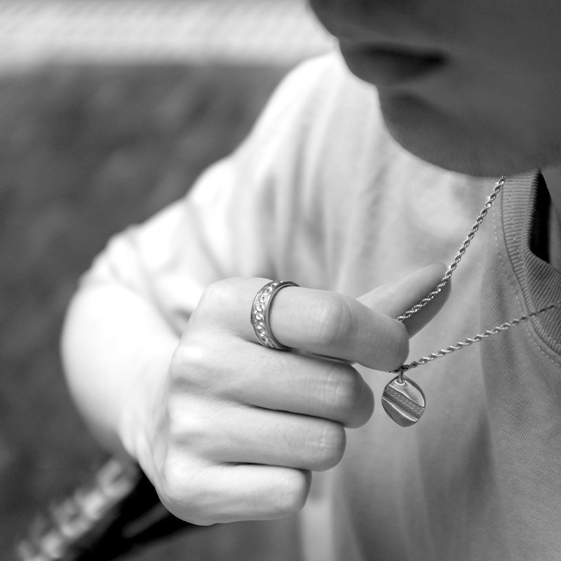 设计原创小众视觉透视链条元素钛钢情侣戒指戒指