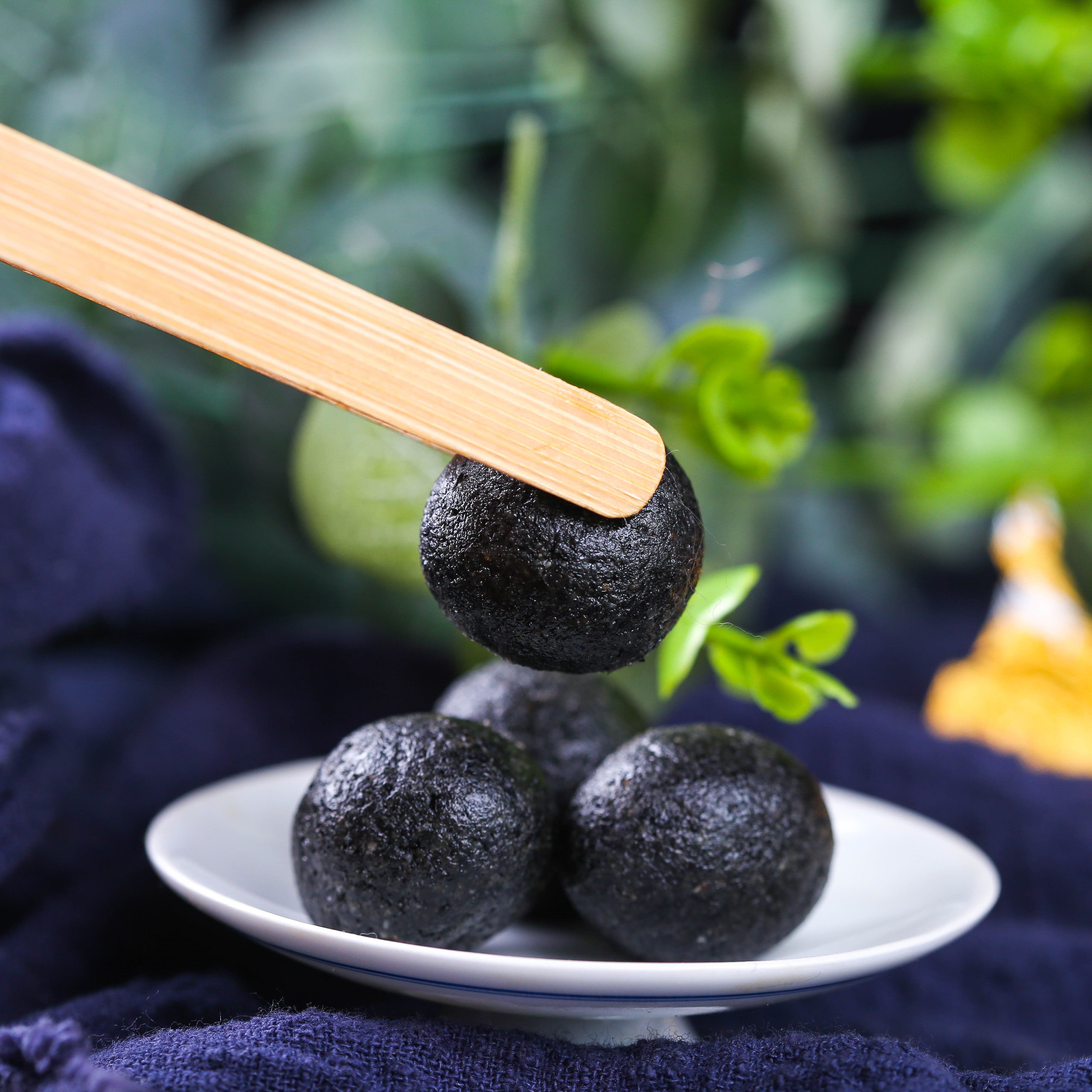 芝麻手工丸九九晒低糖罐装添加蔗糖蜂蜜零食养生丸