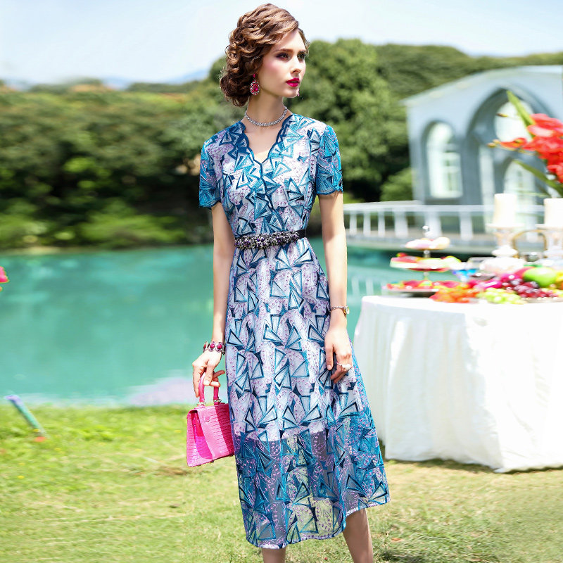 菲梦伊网布绣花连衣裙夏季款复古优雅时尚修身阔太连衣裙