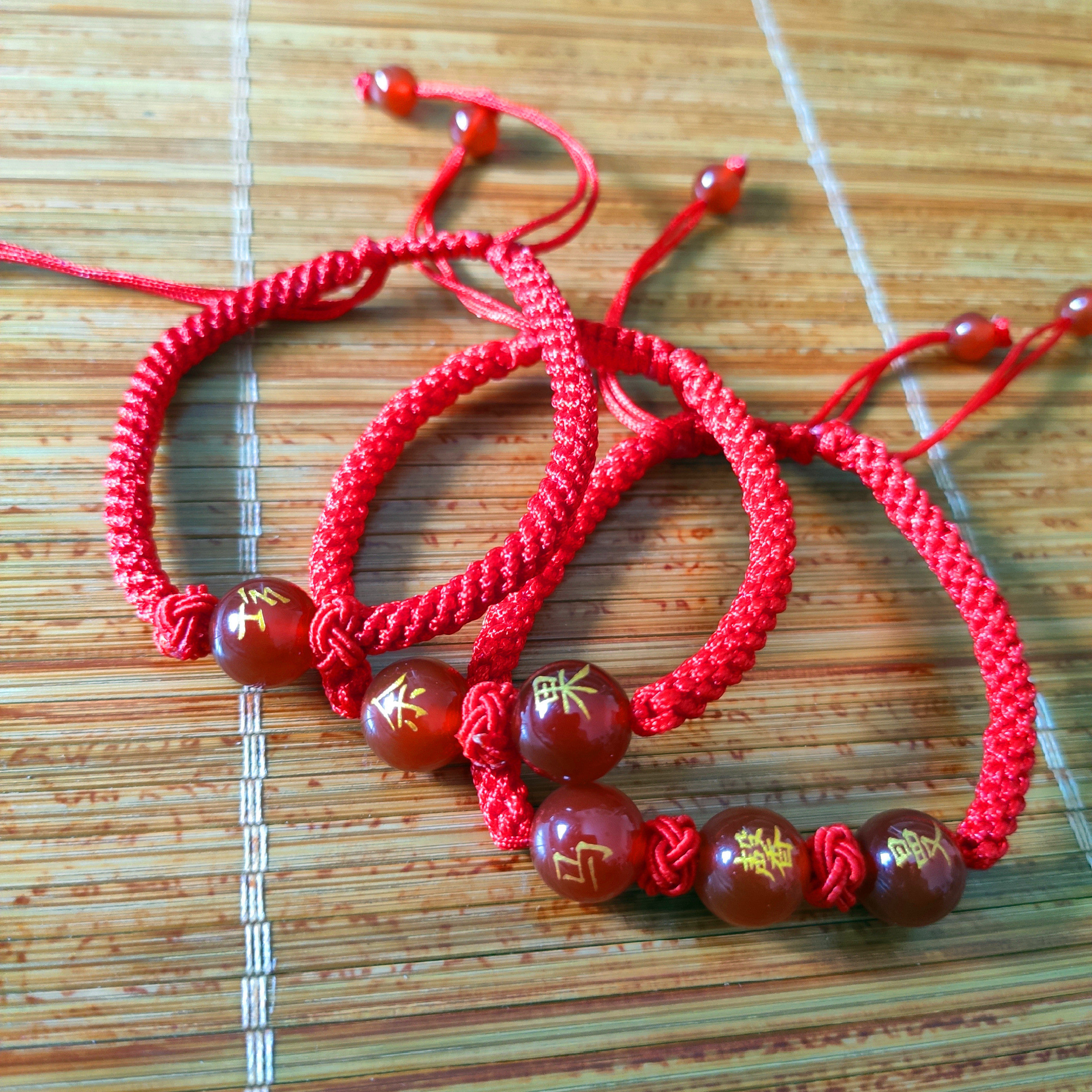 天然玛瑙雕刻百家姓姓名名珠红绳编织旅游景点同款手链