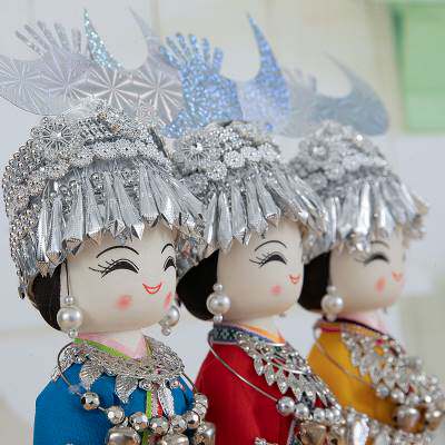 广西少数民族壮族苗族特色饰品摆件送礼木偶娃娃木偶