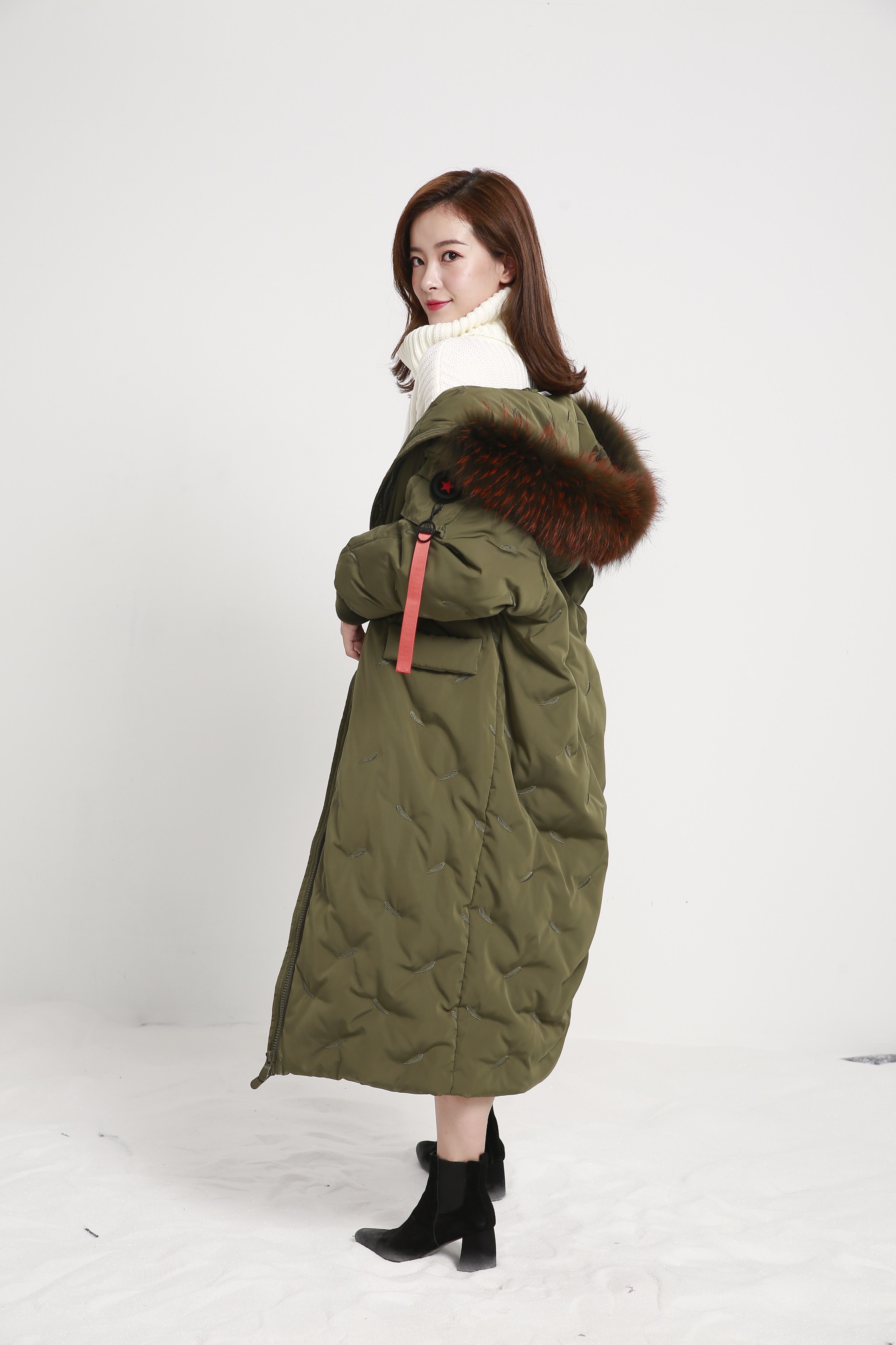 贝拉泽2019新款半成品羽绒服女中长款九成品衣壳皮1936翻新定做