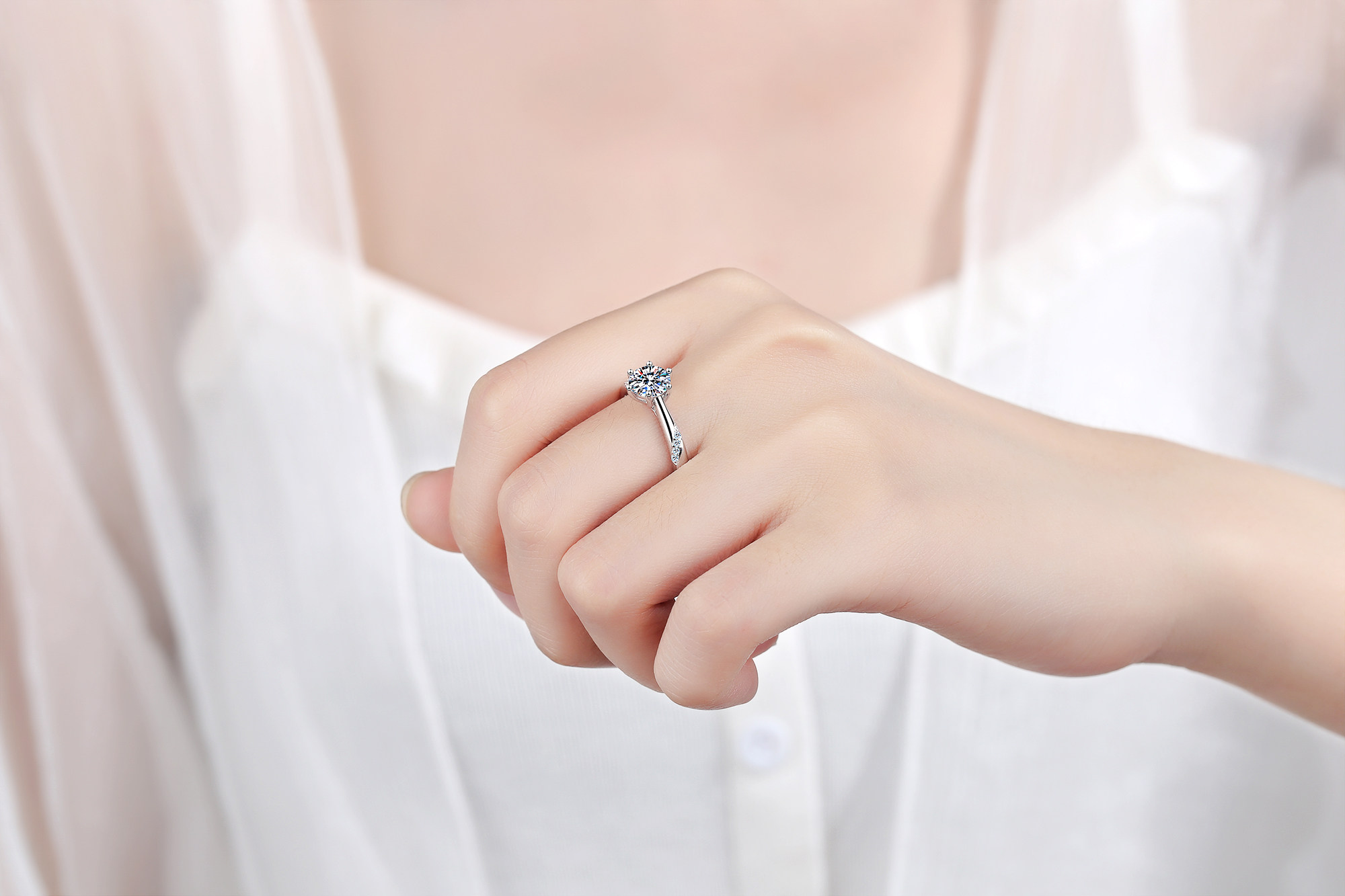 美国进口莫桑石钻戒正品d色六爪1一克拉戒指女求结婚定制18k白金