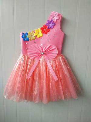 女孩环保服装手工自制无纺布材料幼儿园时装走秀儿童演出服