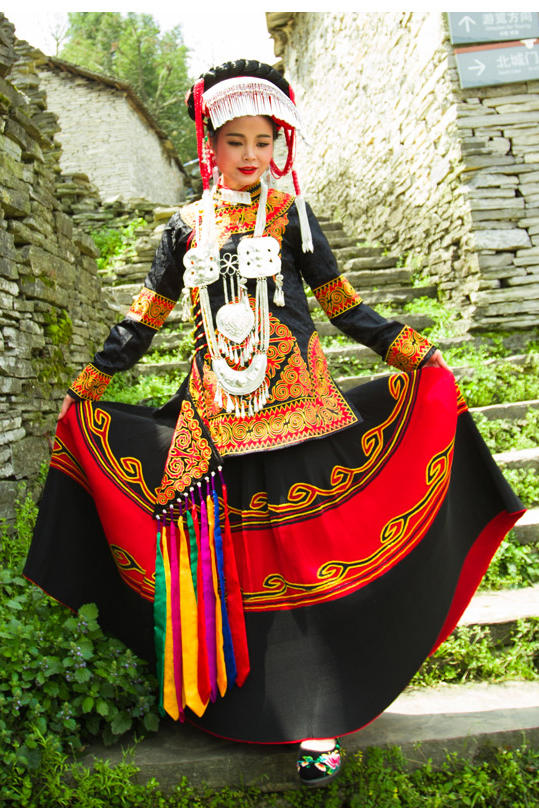 妈汝新款彝族服装女凉山传统新娘装舞台装显瘦大摆裙少数民族套装