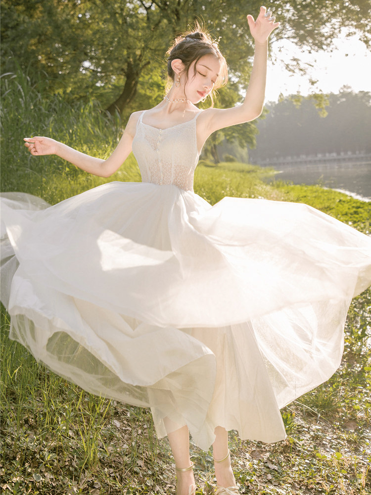 森系法式婚纱旅拍简约超仙新款梦幻写真白纱连衣裙