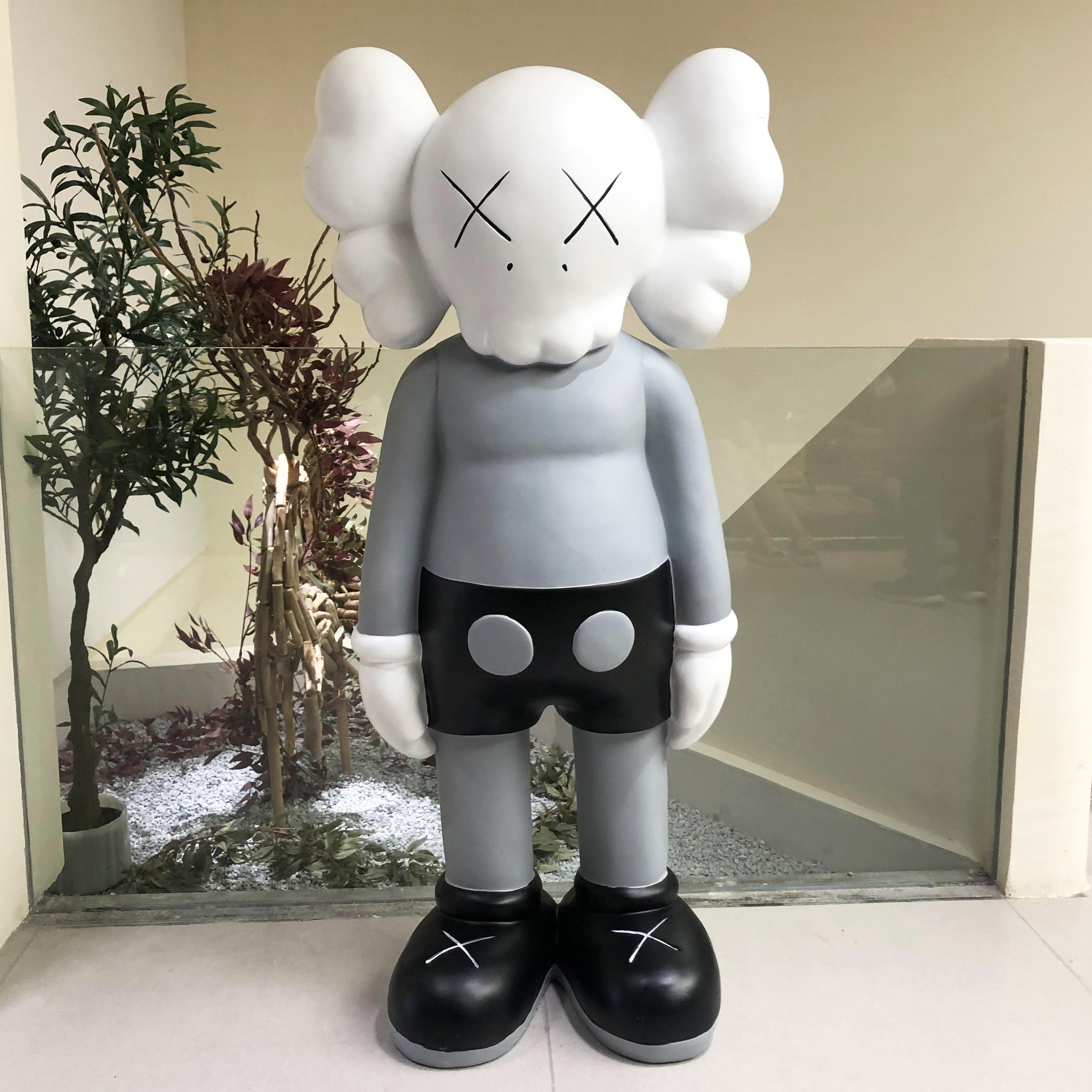 潮玩公仔大型玩偶摆件客厅网红奶茶茶店门口摆件