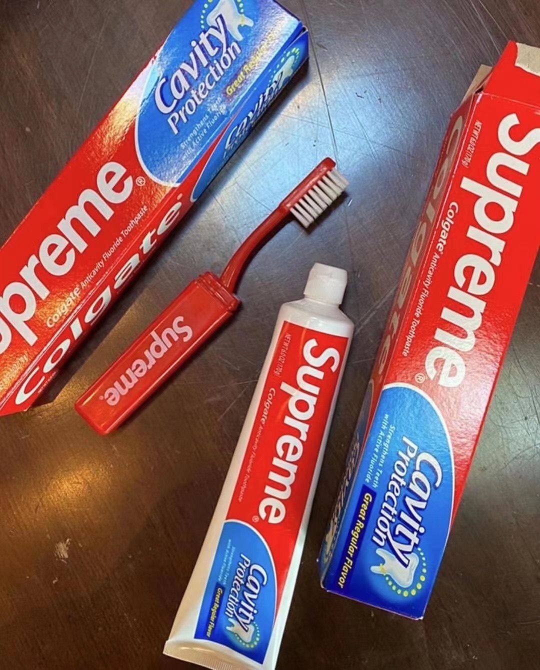现货supreme20fwcolgatetoothpaste高露洁联名牙膏牙膏