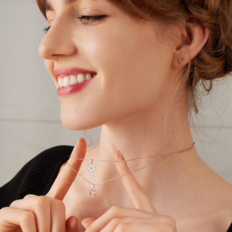 agatha瑷嘉莎微笑系列吊坠法式情侣礼物镂空笑脸项链