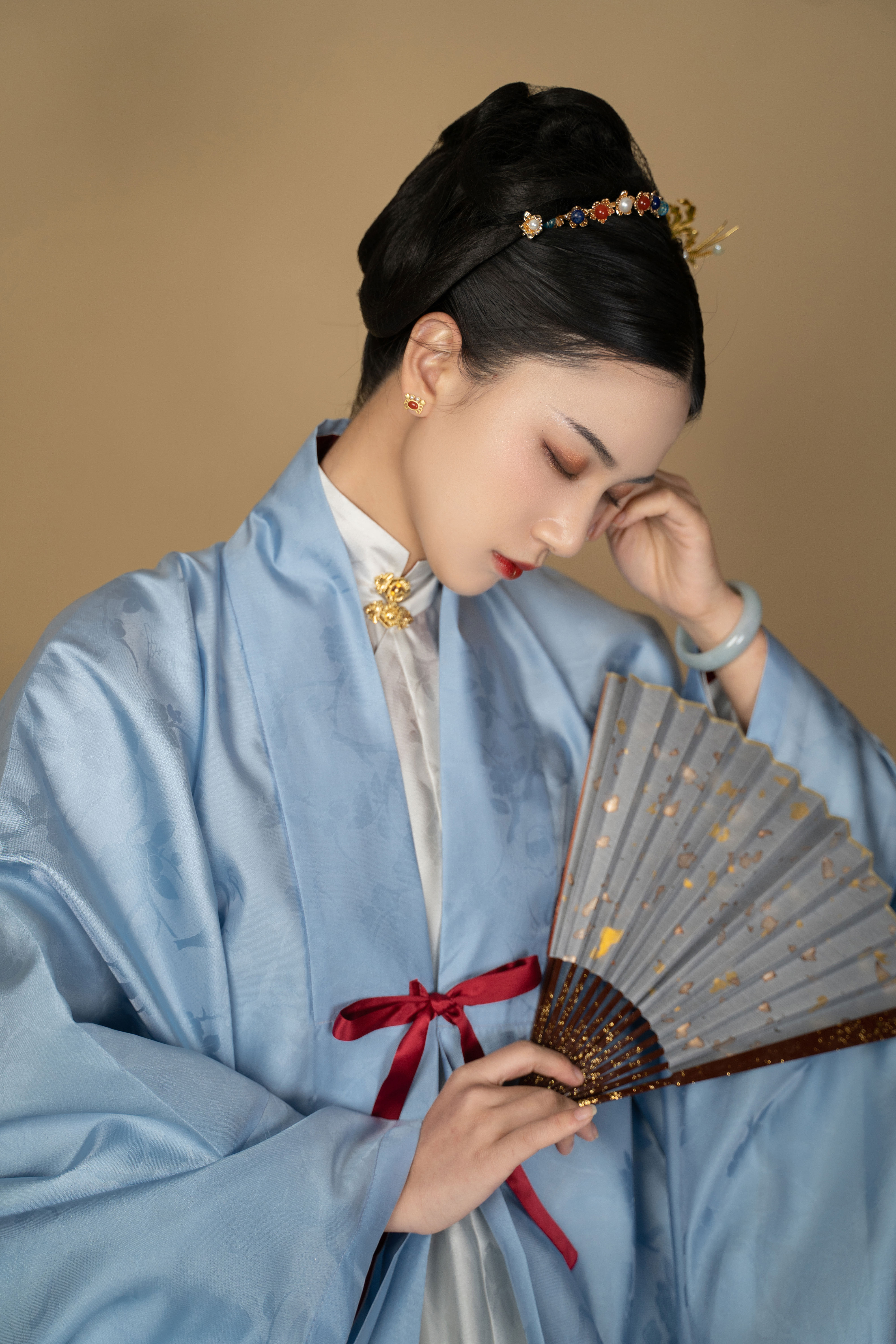 传统朱门汉服明制定制手工杏林暗花贴边真丝汉服