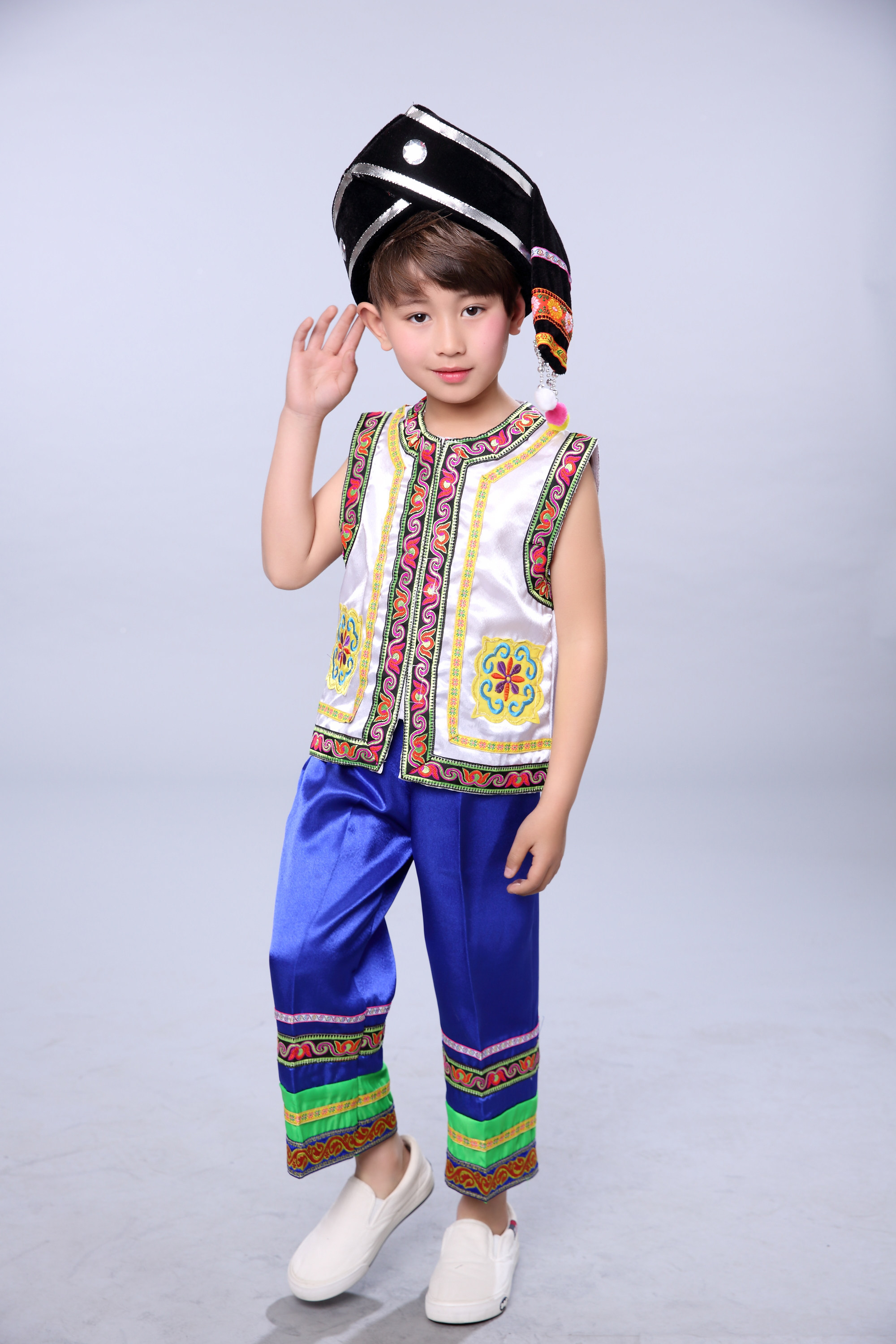 六一儿童服装壮族男童苗族演出服少数民族彝族舞蹈服布依族舞蹈服