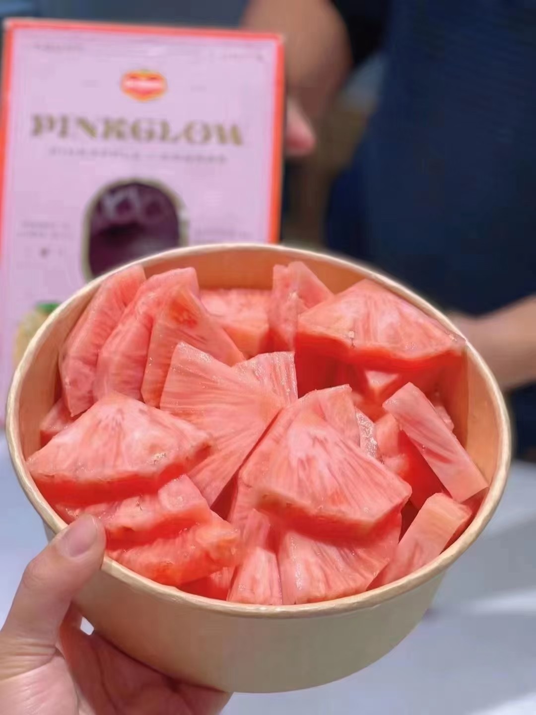 粉红色果肉哥斯达黎加粉色菠萝凤梨新鲜高端孕妇水果菠萝