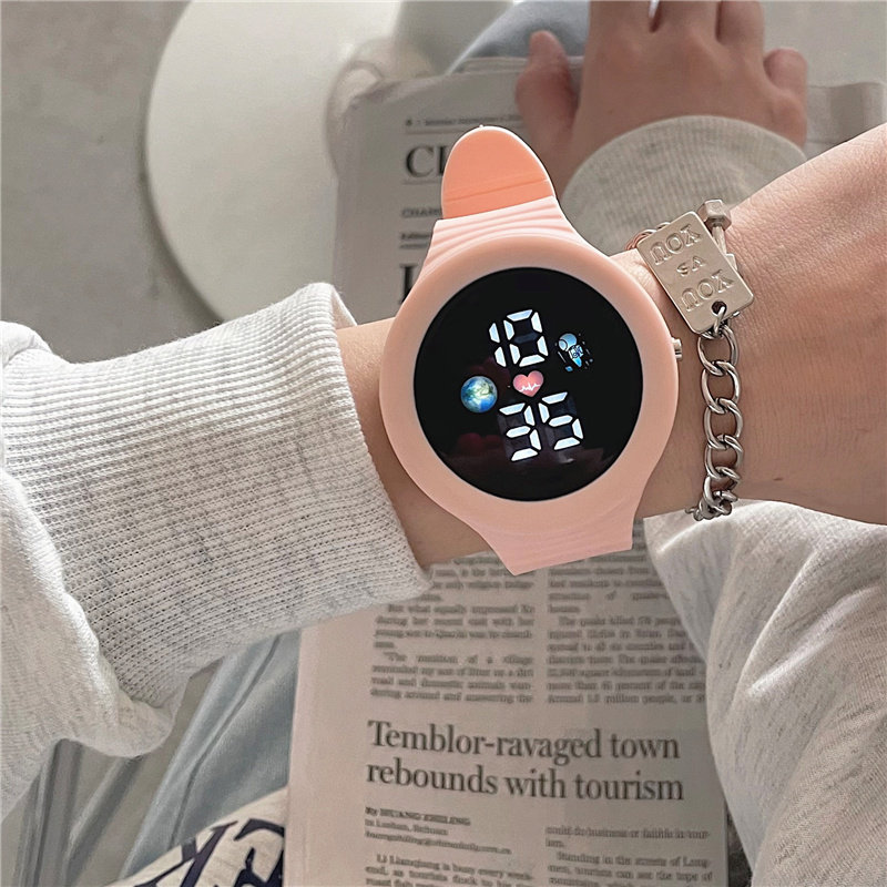 青少年表盘led户外户外运动运动型太空人手表男女初高国产腕表