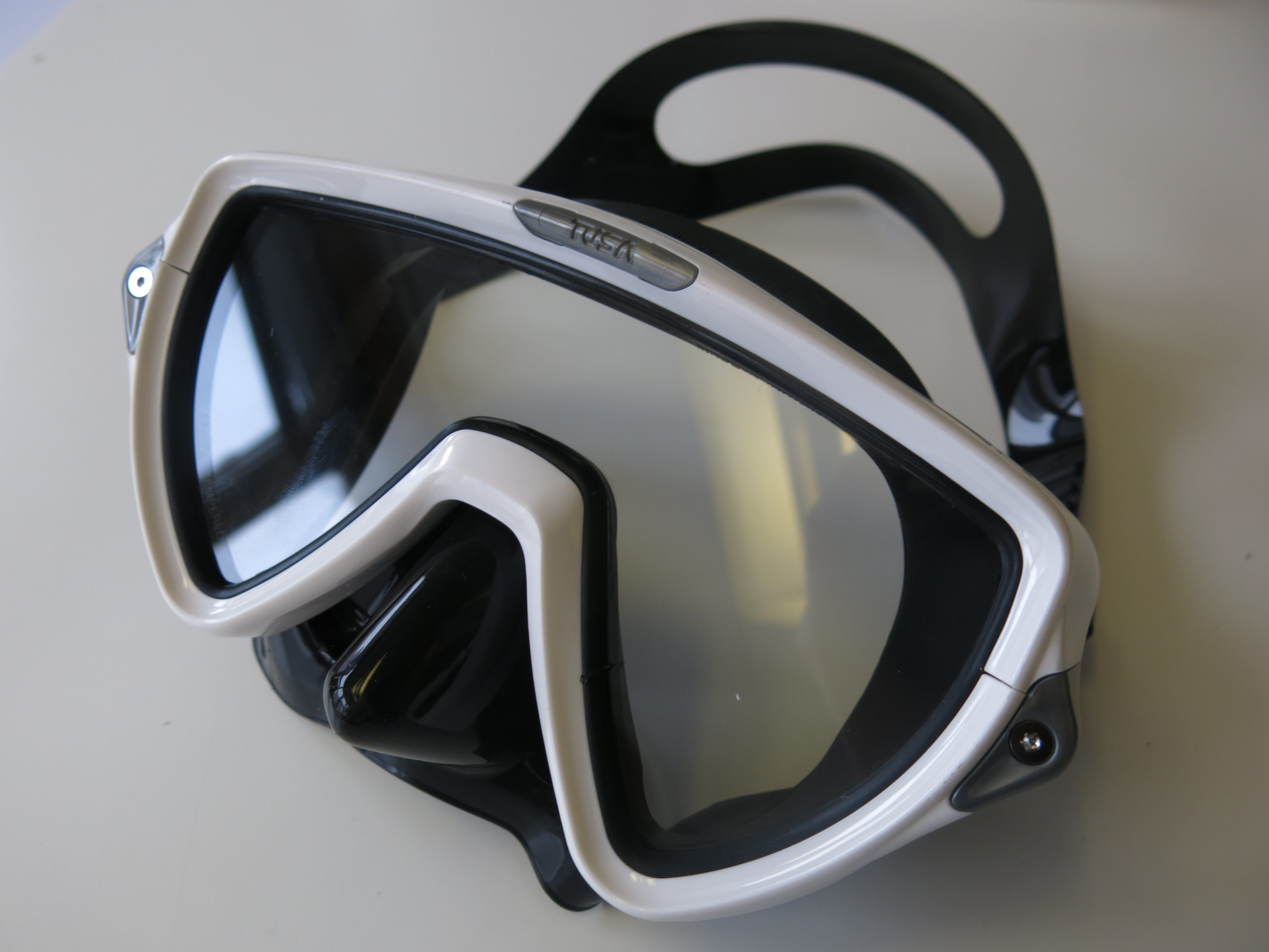 日本tusa m19熊猫款面镜潜水浮潜 经典黑白大视野潜水面镜 现货_双氙