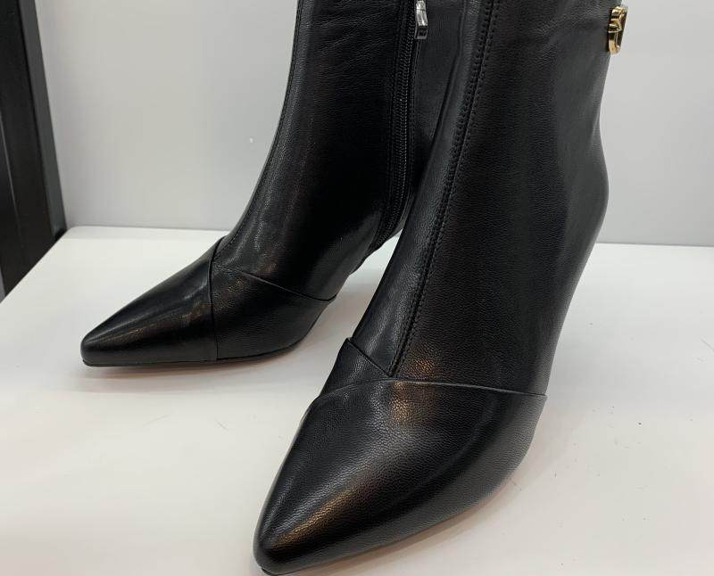 格瑞森2021秋冬新款真皮尖头头头细跟女靴高跟时装靴