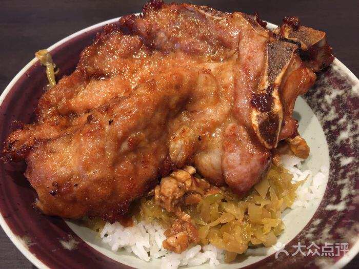 罗名宇一箱便当丁骨猪排带骨1kg10片猪扒名宇猪排