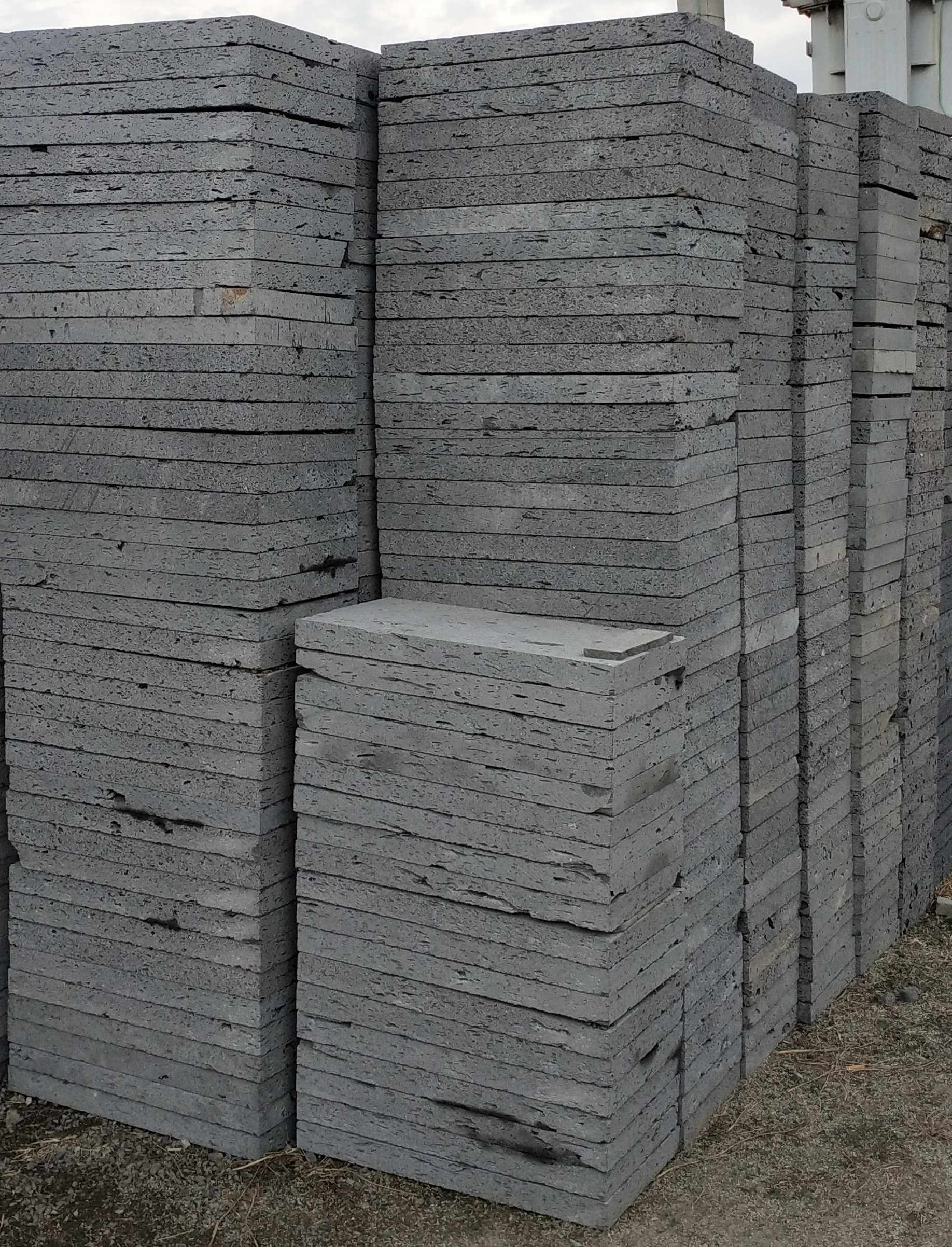 天然防滑地砖铺地铺地石石板火山山石蜂窝气孔基础材料