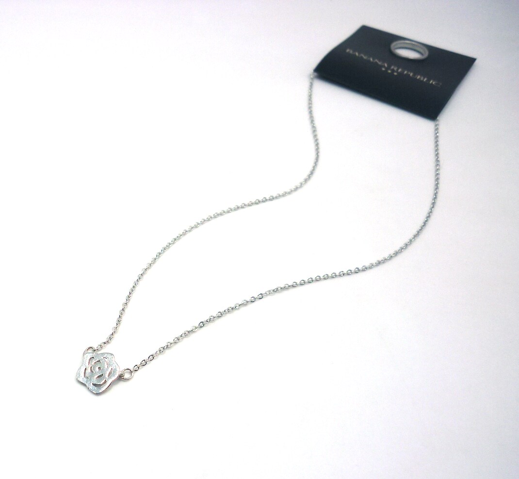 特价清仓bananarepublic香蕉共和国项链白金镂空玫瑰44c项链