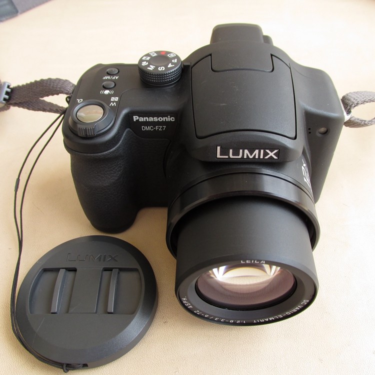 panasonic松下dmcfz7gk长焦数码相机家用旅游照相机普通数码相机