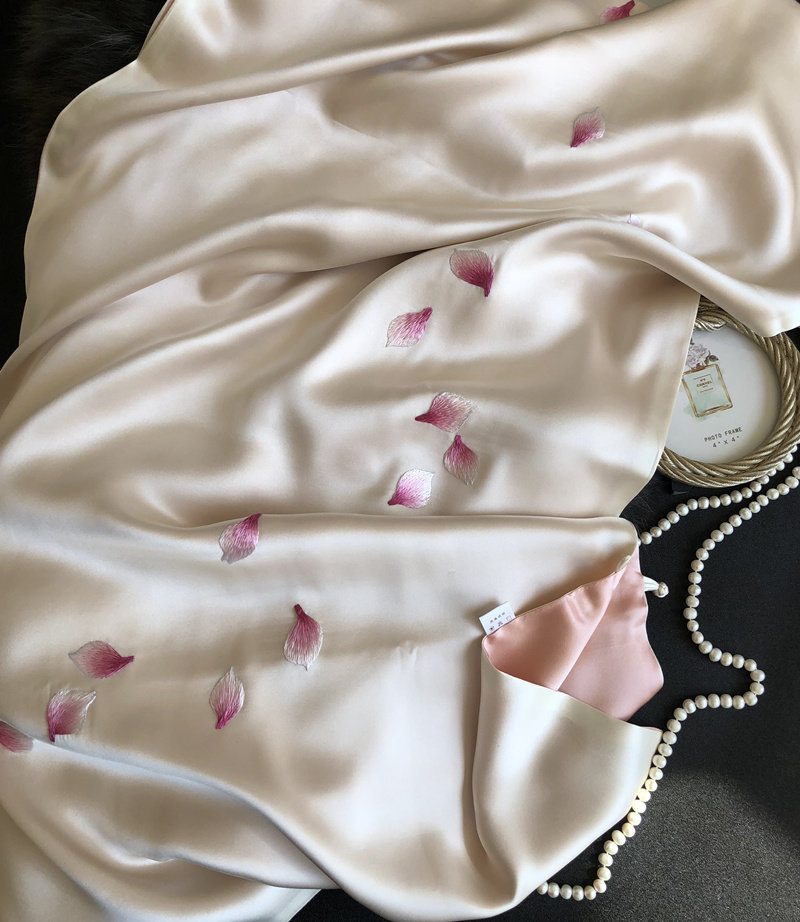 盘扣花瓣杭州丝绸高档真丝刺绣围巾女桑蚕丝苏绣花披肩丝巾礼品