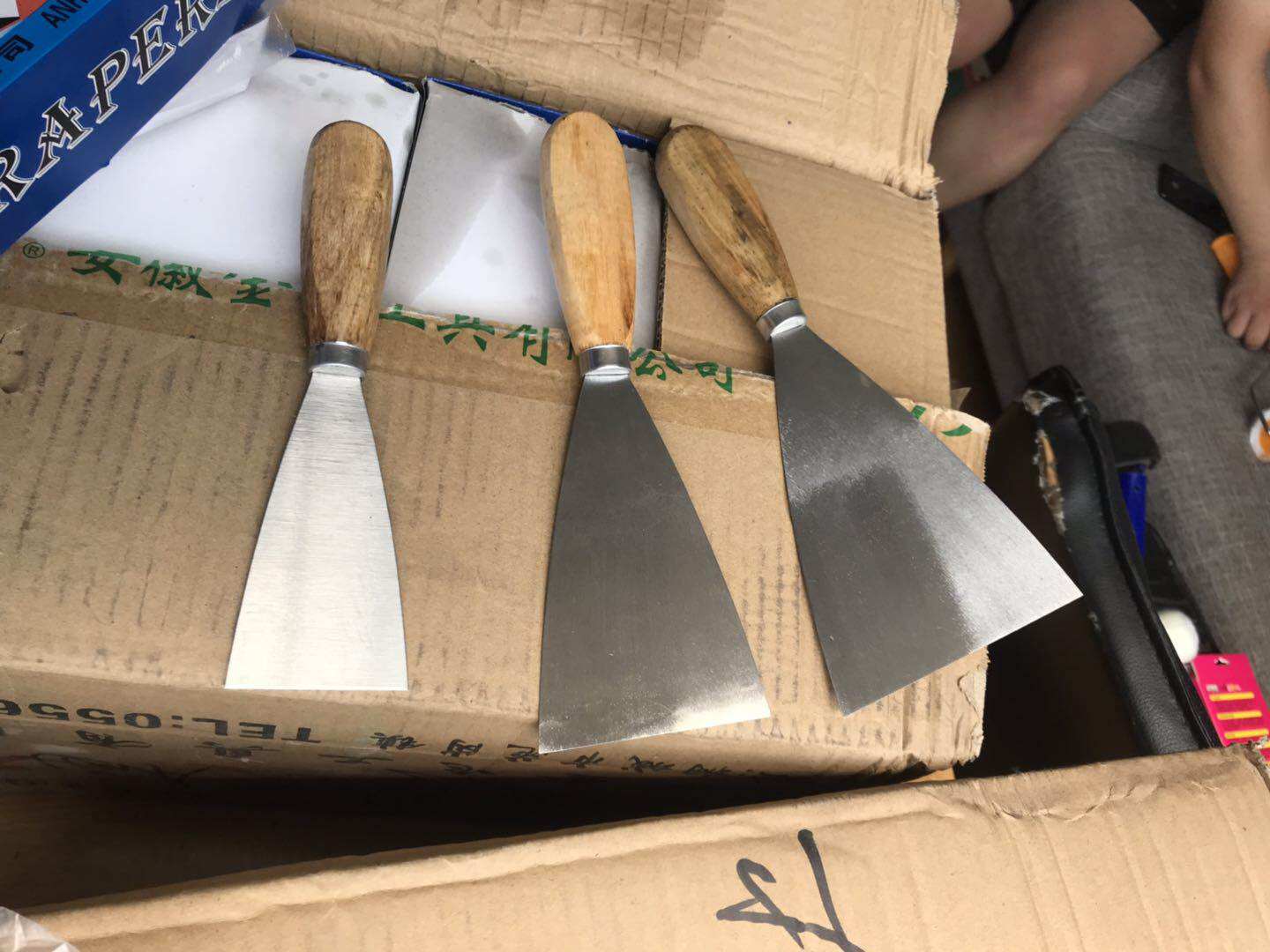 4寸木柄油灰刀铲墙刀刮刀腻子清洁刀抹泥刀油灰刀