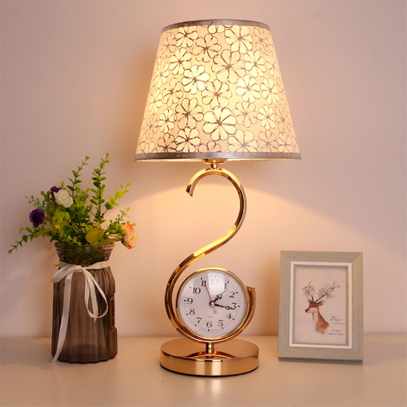 现代简约钟表台灯创意浪漫温馨卧室床头头灯天猫装饰台灯