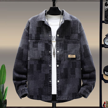 ເສື້ອຢືດ denim ຂອງຜູ້ຊາຍ gradient ສີ 2023 ດູໃບໄມ້ລົ່ນໃຫມ່ຍີ່ຫໍ້ trendy ເສື້ອ lapel ວ່າງວ່າງ versatile jacket ສໍາລັບຜູ້ຊາຍ