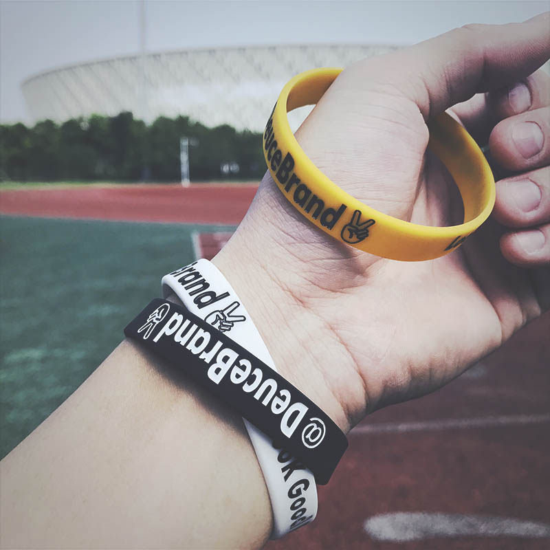 新款潮牌deucebrand字母硅胶运动手环白色篮球智能手环