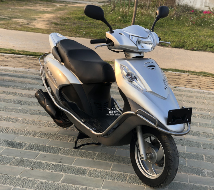 原装本田优酷踏板摩托车110cc冲程女装燃油整车摩托车整车