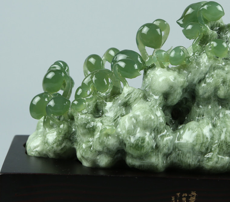 摆件尚品美格天然岫玉精品翠玉原石雕刻豆芽顶天立地珠宝奇石