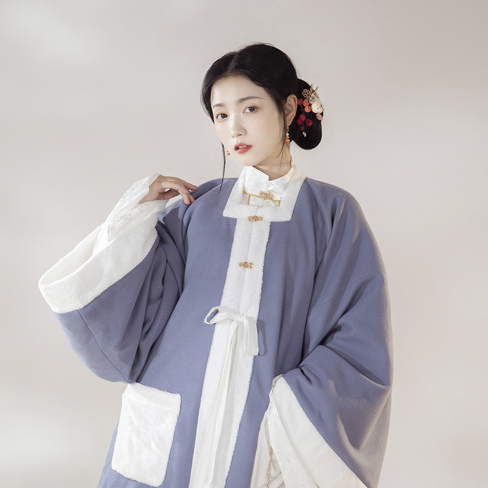 卿如故原创白菜汉服明制披袄加绒长袄保暖毛呢加厚带兜新斗篷卿八