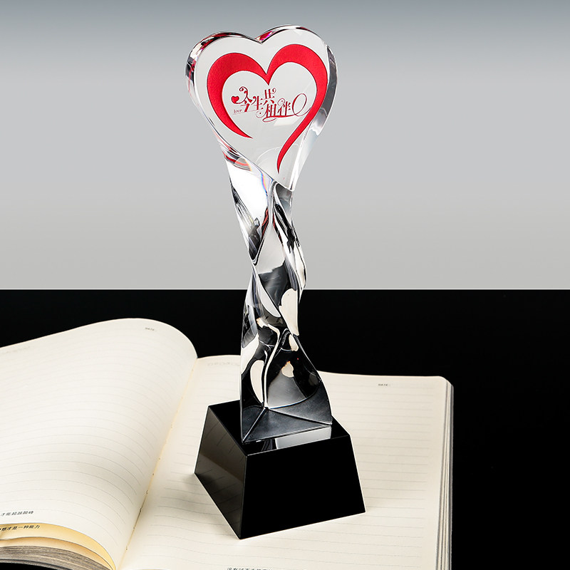 高档创意年会爱心扭柱水晶奖杯奖牌定制定做奖杯