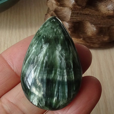 千蕊天然绿龙吊坠泥石项链毛衣男女女款多款项坠