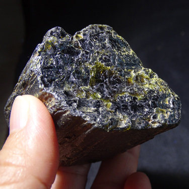 千蕊天然墨绿碧玺原石摆件电气石原矿把玩矿标摆件