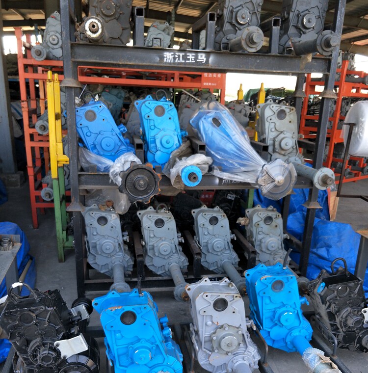 各种履带行走变速箱总成收割机耕机柳林谷王星光农机配件