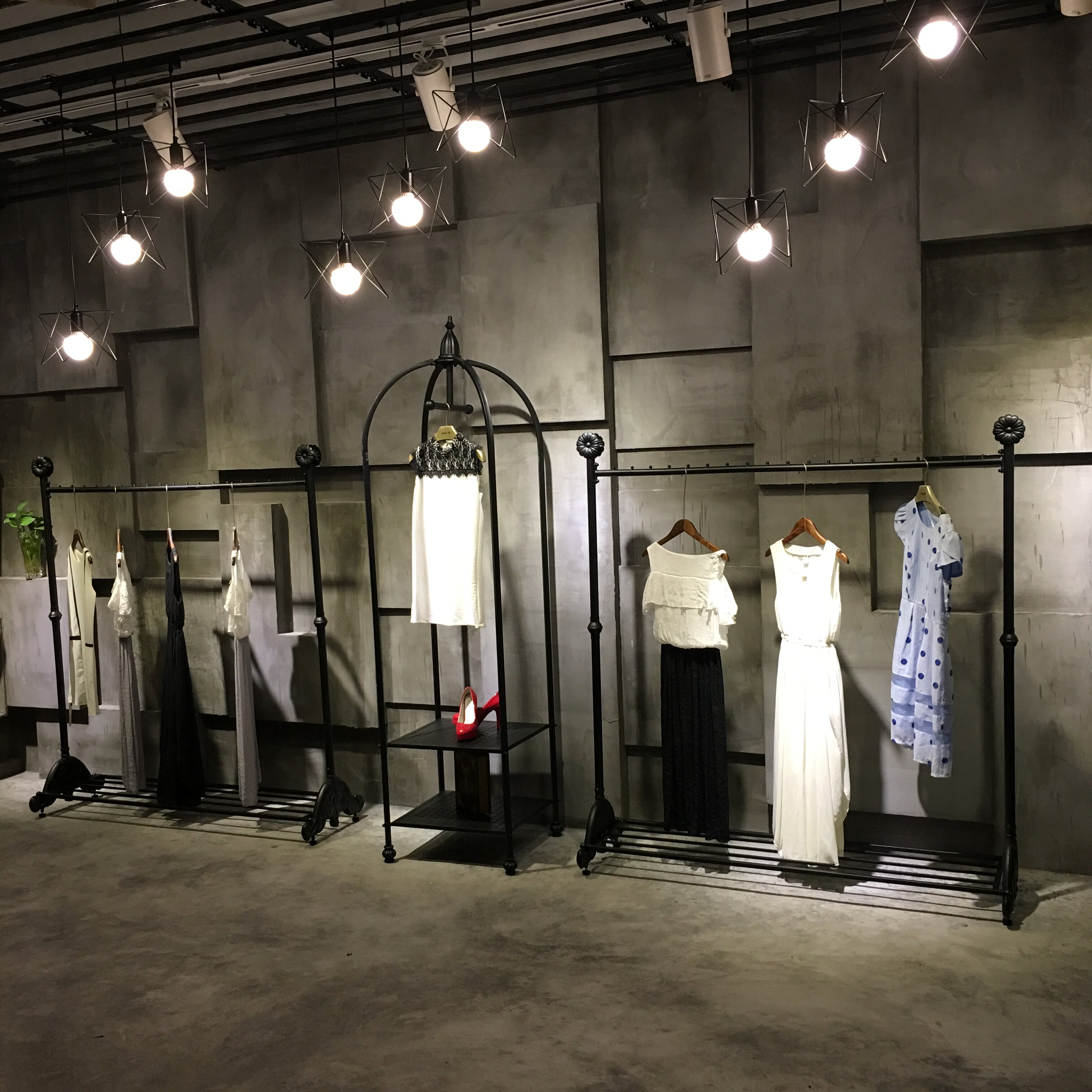 佰泊服装店衣架展示架 欧式复古高档铁艺落地式陈列架男女装货架