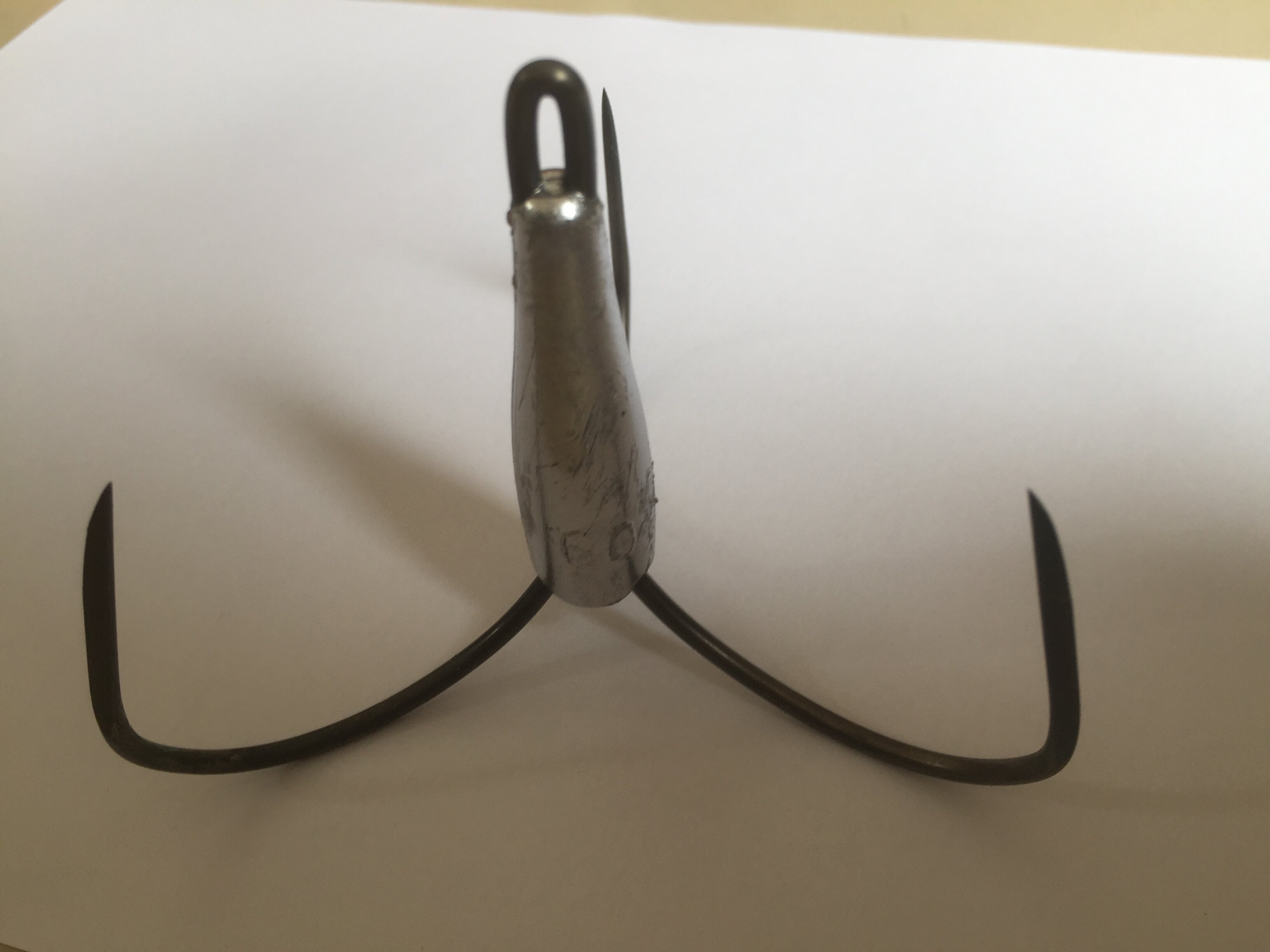 鱼钩正品手研带铅锚钩刀锋三爪挂鼻一体大号铅坠