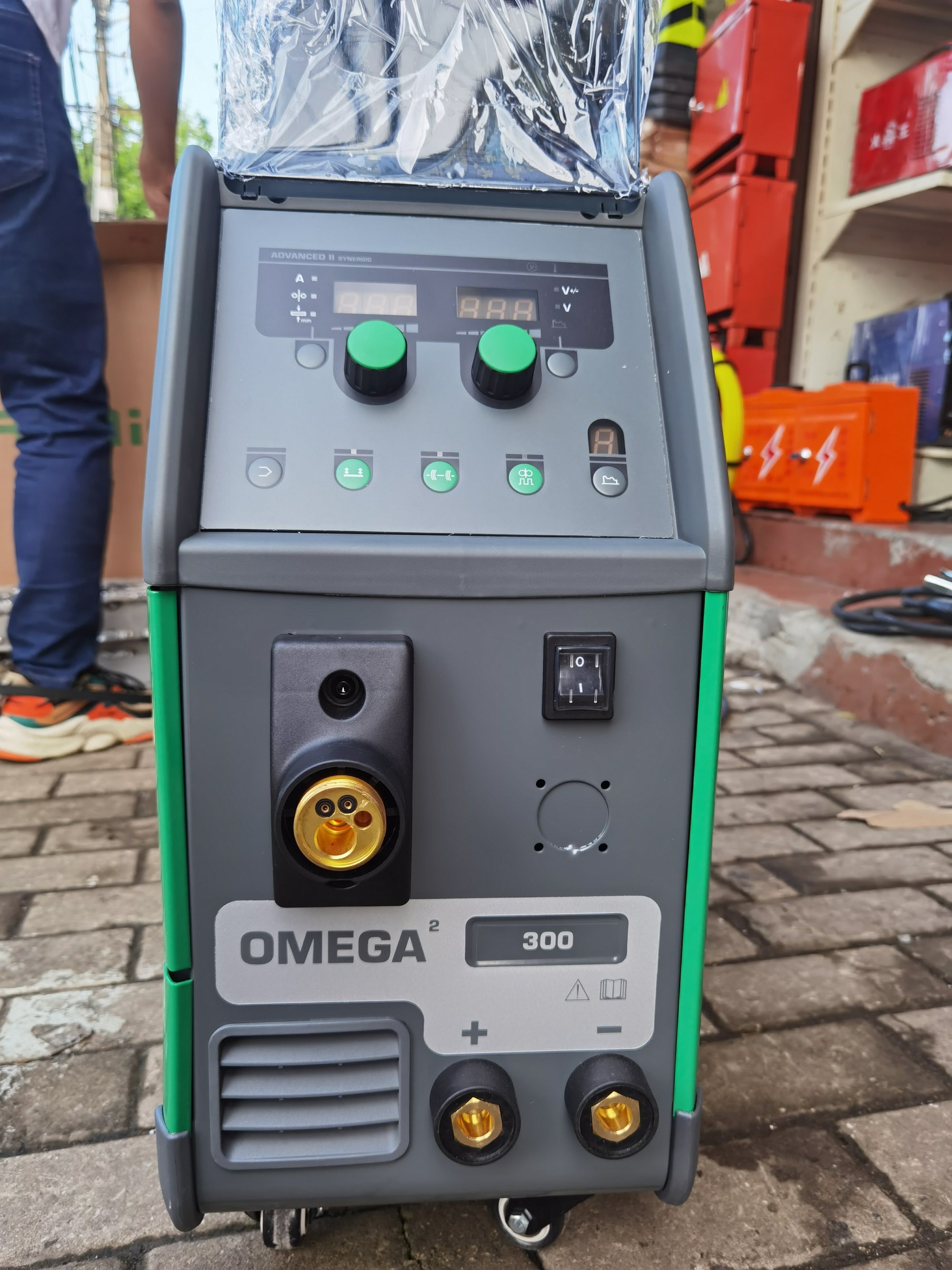 丹麦麦米尼克交通标牌焊机omega300进口其他电焊