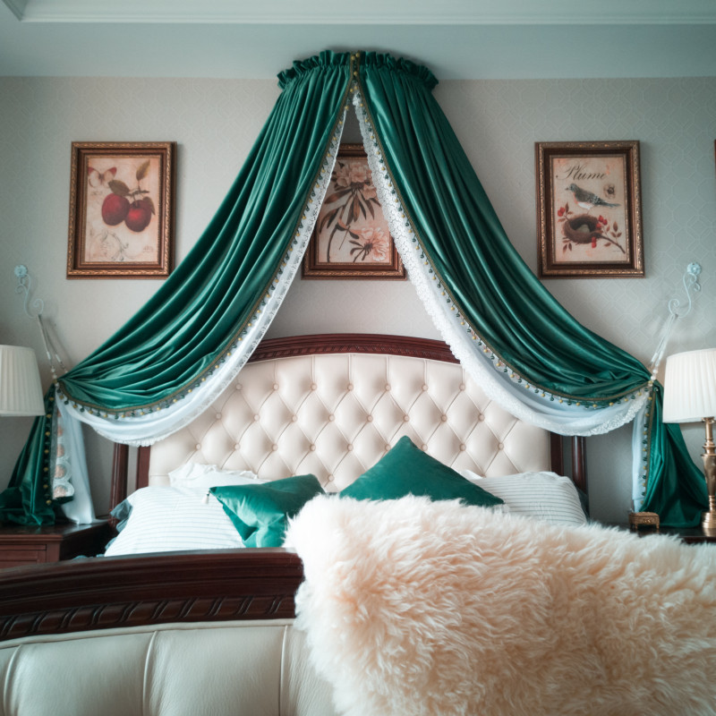 轻奢装饰床头床幔丝绒婴儿公主墨绿色宫廷美式定制窗帘