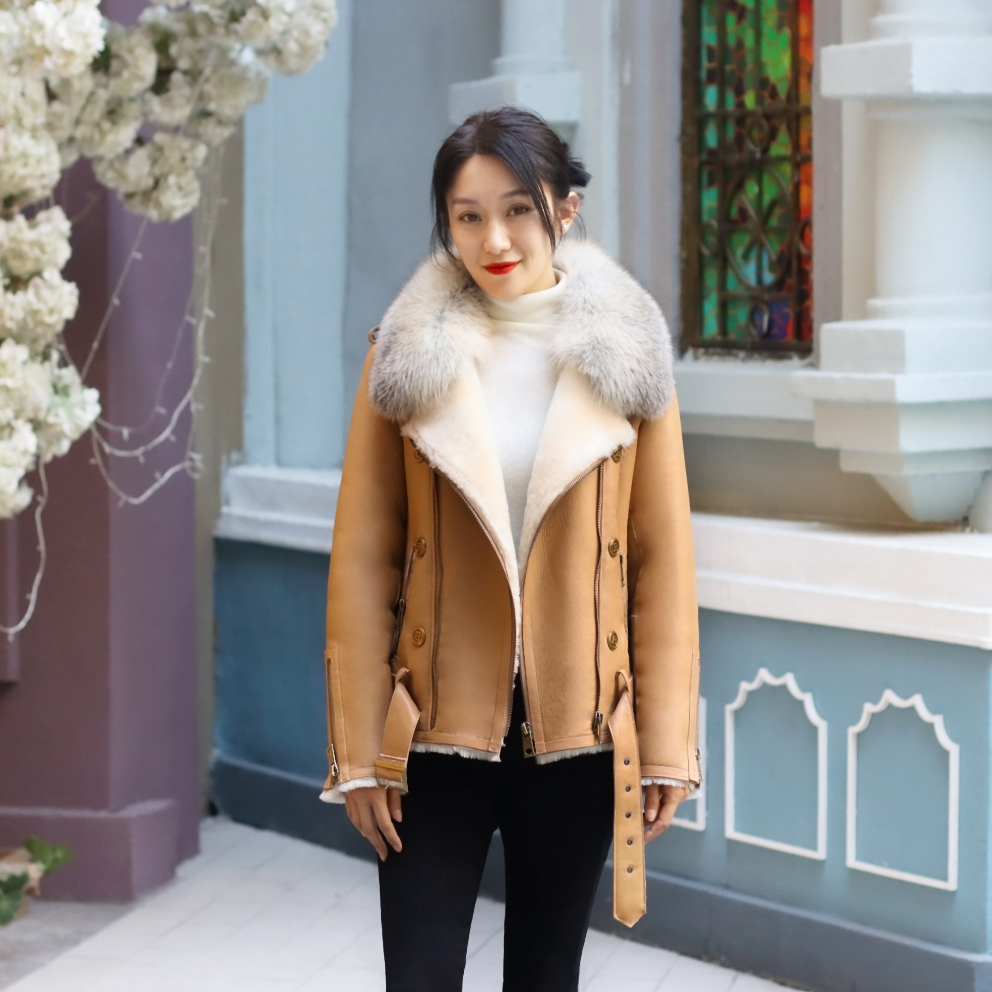 初晓2022年新款时尚女士皮毛一体外套舒适洋气皮草