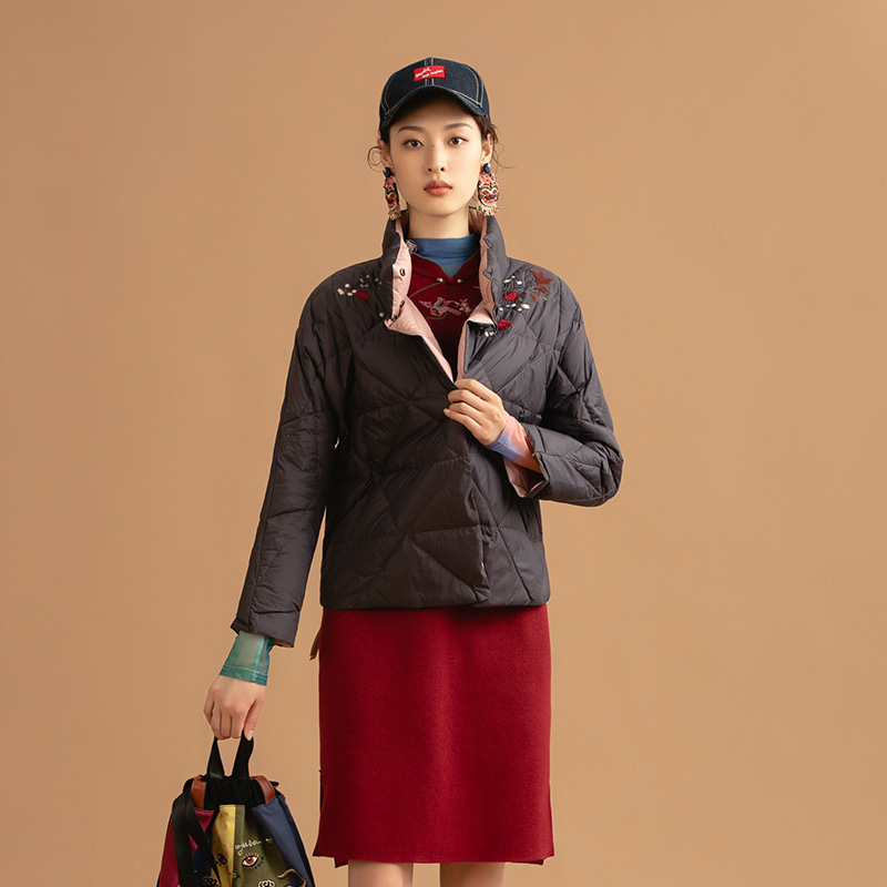 渔牌外套羽绒鸭绒白鸭绒女装立领绣花新款2021羽绒服