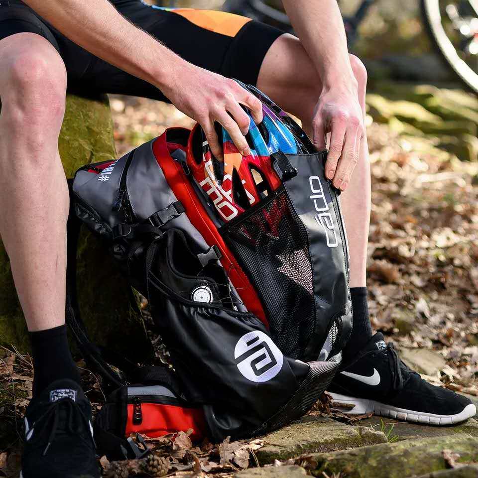 荷兰兰卡杜牧cadomotuswaterflow防水轮滑双肩包户外运动专业轮滑包