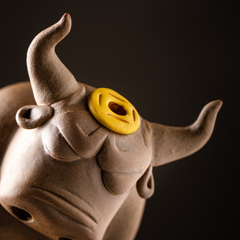 茶宠手工陶瓷牛年招财创意禅意牛转乾坤香插茶宠摆件