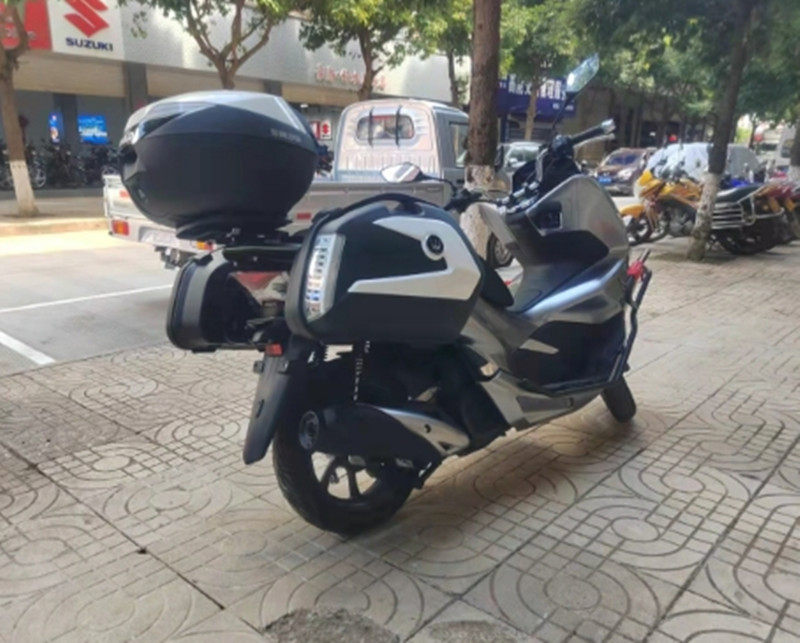 适用五羊本田pcx150边箱侧箱尾箱尾架货架护杠保险杠摩托车尾箱